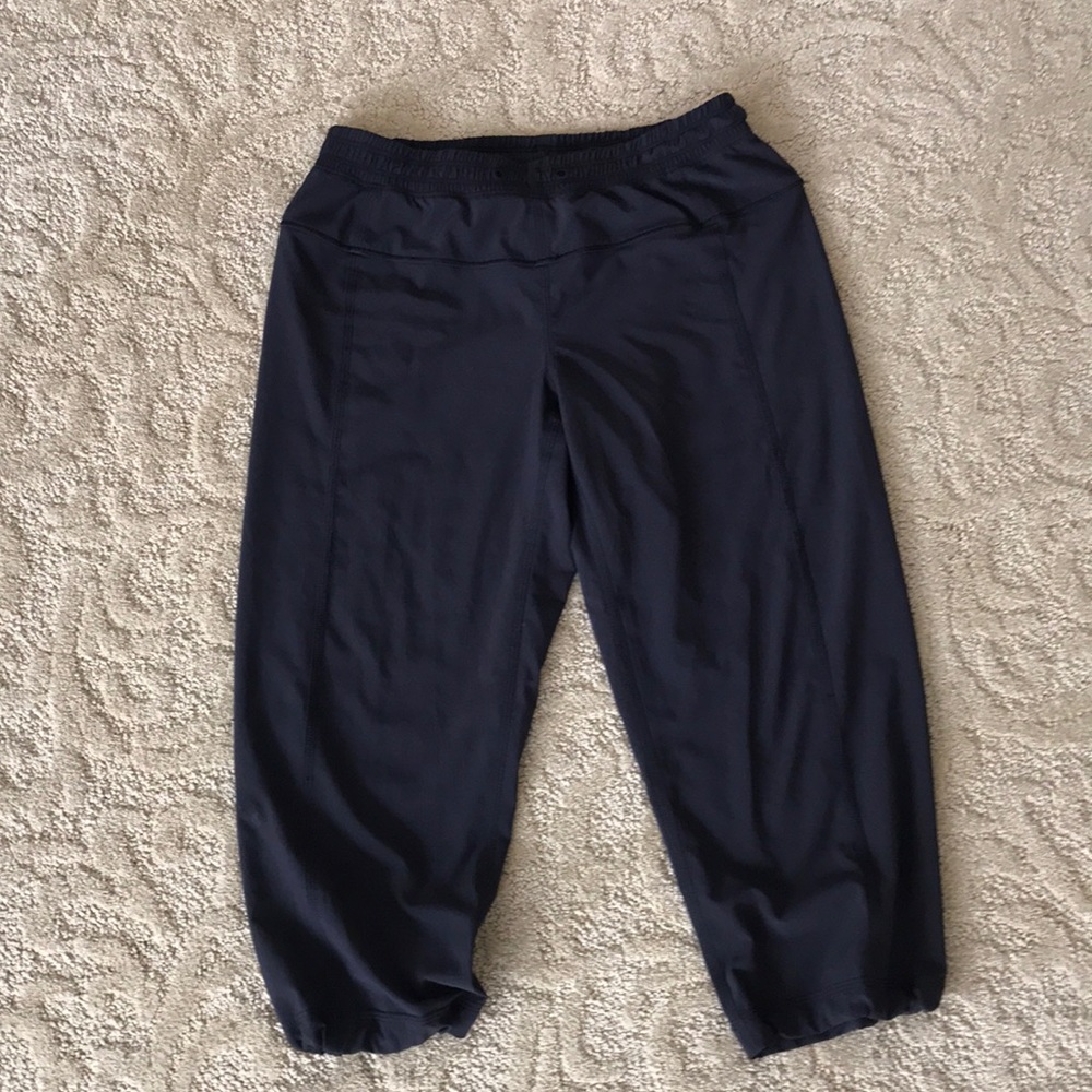 Lululemon crops